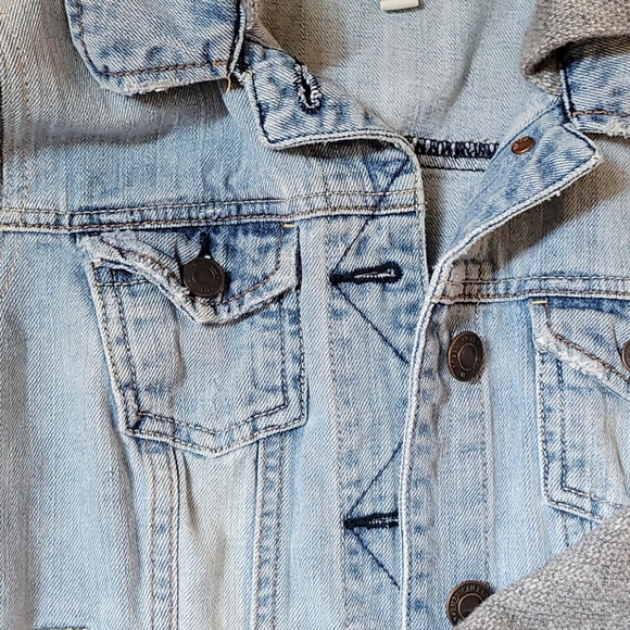 Jean jacket - Picture 2 of 3